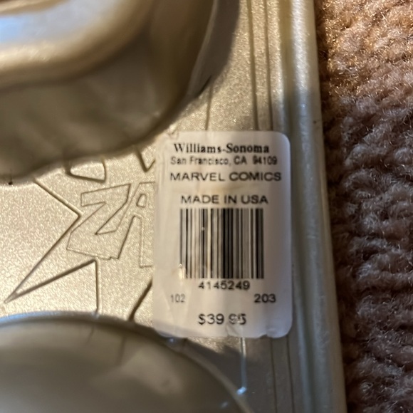 Williams Sonoma Marvel Comics Tin - Picture 3 of 4